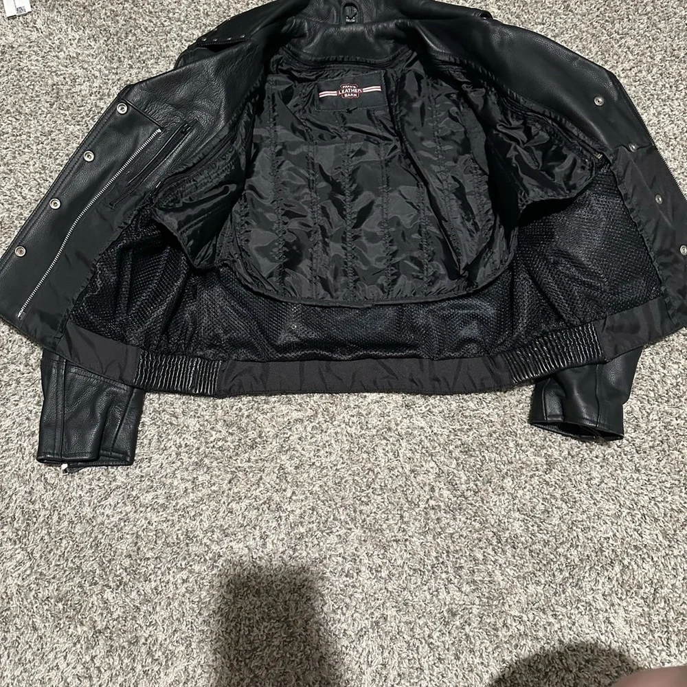 Ladies Leather Jacket with silver accents - Picture 4 of 6